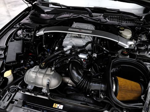 Used 2016 Ford Mustang Shelby GT350R w/ GT350R Equipment Group 920A image 92