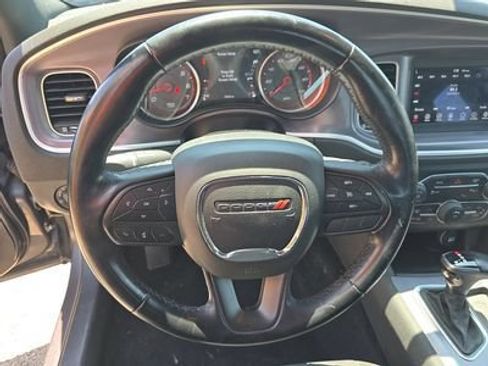 Used 2020 Dodge Charger SXT RWD image 9