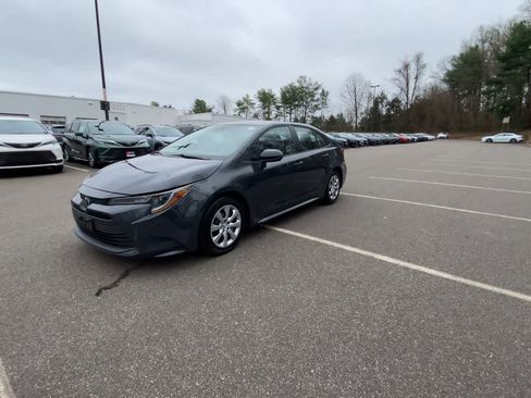 Used 2023 Toyota Corolla LE image 4