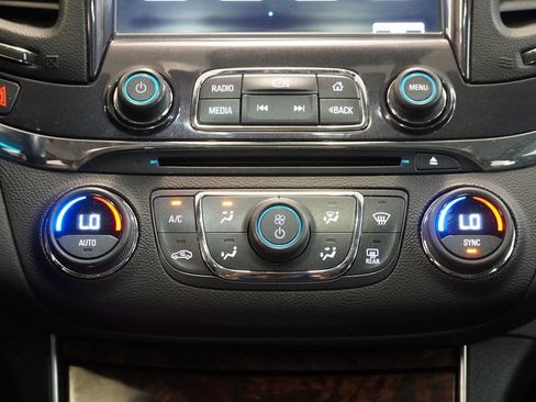 Used 2015 Chevrolet Impala LTZ FWD image 21