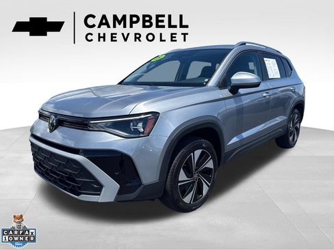 Used 2025 Volkswagen Taos SE AWD/4WD image 1