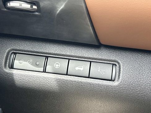 New 2026 Nissan Pathfinder Platinum w/ Lighting Package FWD image 24