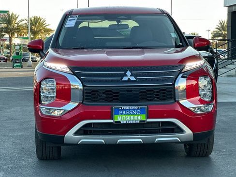 New 2025 Mitsubishi Outlander SE image 10