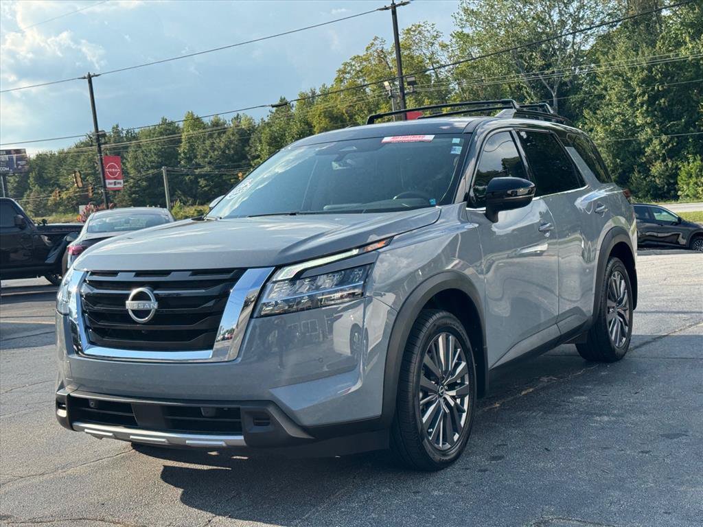 Certified 2024 Nissan Pathfinder SL w/ SL Premium Package FWD image 7