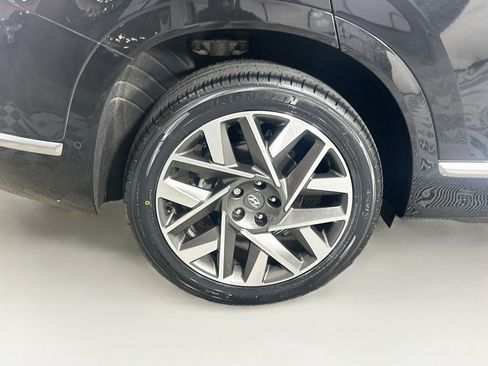 Used 2023 Hyundai Santa Fe Calligraphy FWD image 11