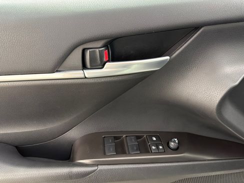 Used 2024 Toyota Camry SE FWD image 10