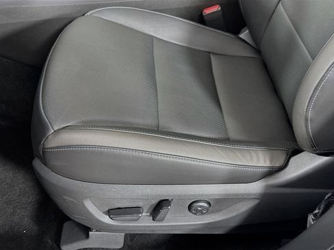 Certified 2025 INFINITI QX50 Luxe w/ Accent Package image 24