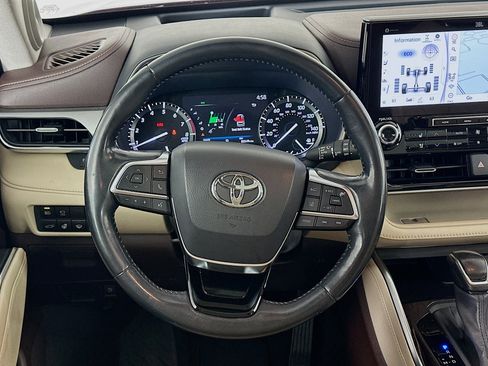 Used 2020 Toyota Highlander Platinum AWD/4WD image 18