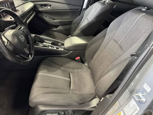 Used 2025 Honda Accord Sport image 12