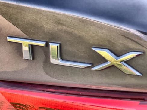 Used 2018 Acura TLX w/ Technology Package FWD image 8