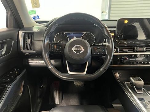Used 2022 Nissan Pathfinder SL AWD/4WD image 21