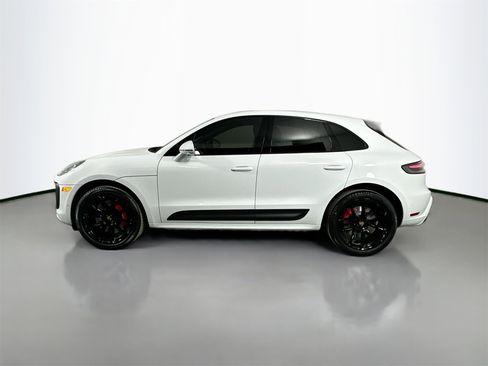 New 2026 Porsche Macan GTS image 2