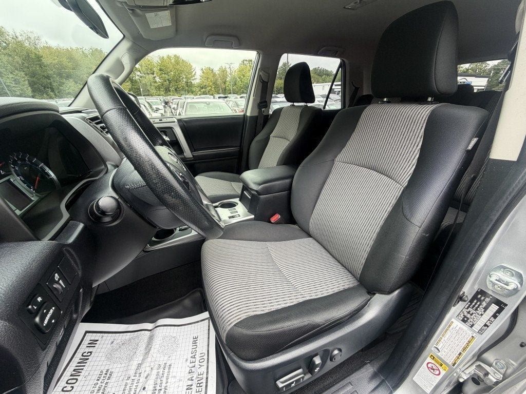 Used 2018 Toyota 4Runner SR5 AWD/4WD image 24
