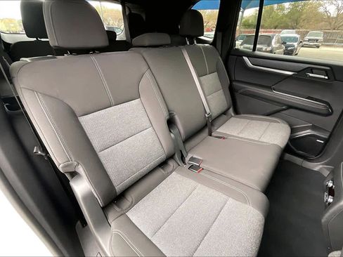 Used 2025 GMC Acadia Elevation image 18