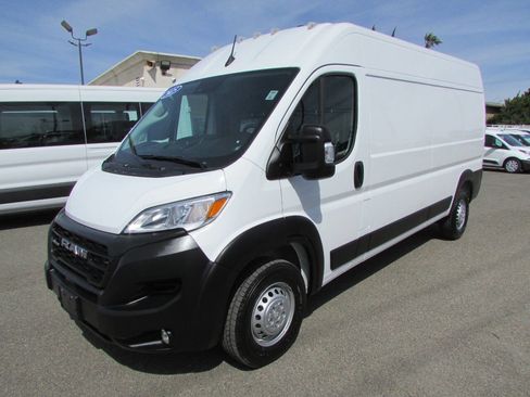 Used 2025 RAM ProMaster 3500 w/ Convenience Group image 4