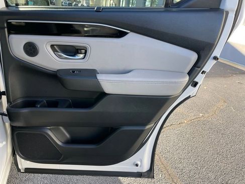 Certified 2025 Honda Pilot EX-L image 33