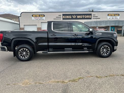 Used 2023 GMC Sierra 1500 SLE w/ X31 Off-Road Package image 2