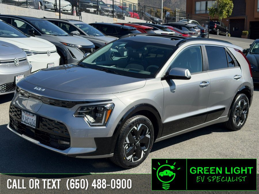 Used 2023 Kia Niro Wave w/ Wave Preserve Package FWD image 1