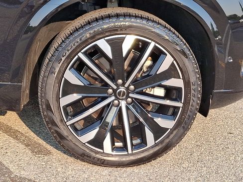 Used 2025 Volvo XC90 T8 Plus w/ Protection Package AWD/4WD image 8