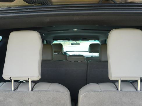 Used 2015 Ford Explorer XLT w/ Equipment Group 202B FWD image 24