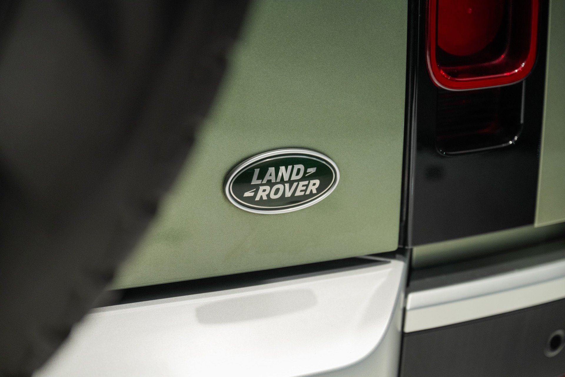 Used 2022 Land Rover Defender 110 SE AWD/4WD image 12