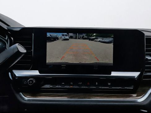 Used 2023 Chevrolet Silverado 1500 LT AWD/4WD image 16