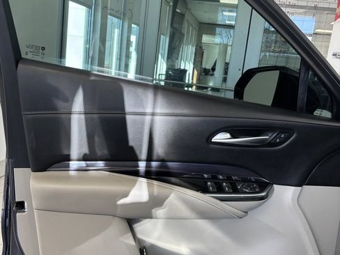 Certified 2022 Cadillac XT4 Luxury image 7