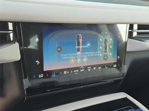 New 2026 Lincoln Navigator L Black Label AWD/4WD image 23