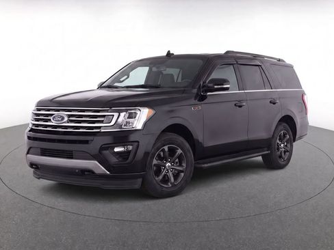 Used 2020 Ford Expedition XLT w/ Equipment Group 202A AWD/4WD image 2