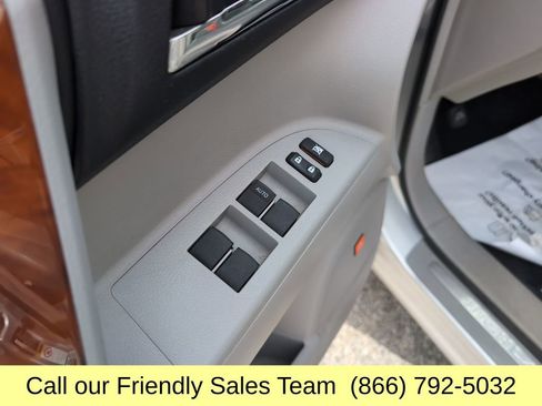 Used 2012 Toyota Highlander Limited w/ Tow Pkg image 13