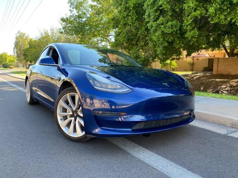 Used 2020 Tesla Model 3 Standard Range Plus RWD image 2