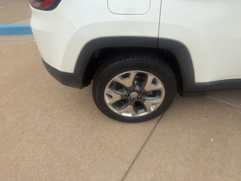 Used 2021 Jeep Compass Limited AWD/4WD image 10