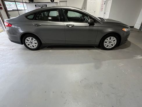 Used 2013 Ford Fusion S image 2