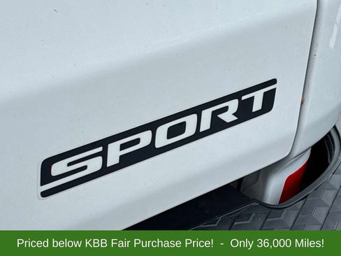 Used 2021 Jeep Gladiator Sport image 16