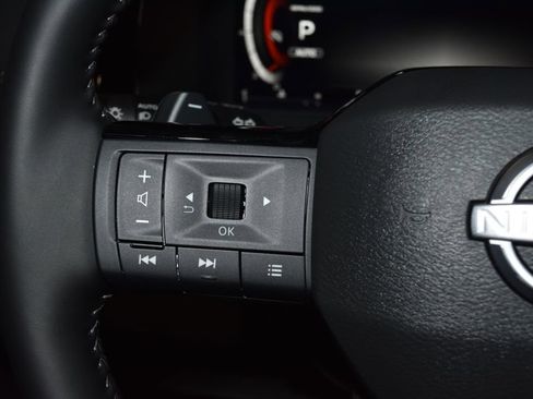 Used 2026 Nissan Pathfinder Platinum w/ Cargo Package image 9