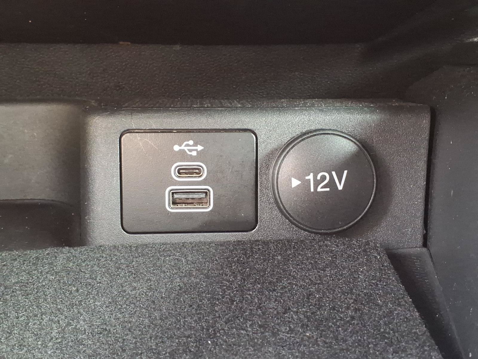 Used 2025 Ford Escape ST-Line AWD/4WD image 16