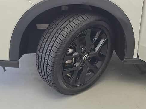 Used 2025 Honda HR-V Sport image 31