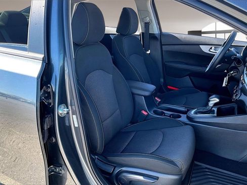 Used 2024 Kia Forte LXS w/ LXS Technology Package image 7