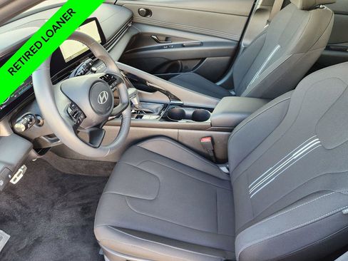 New 2025 Hyundai Elantra SEL image 11