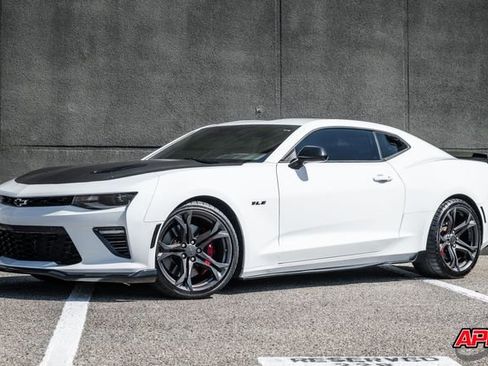 Used 2018 Chevrolet Camaro SS image 36