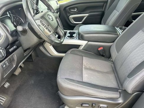 Used 2020 Nissan Titan SV w/ SV Convenience Package image 16