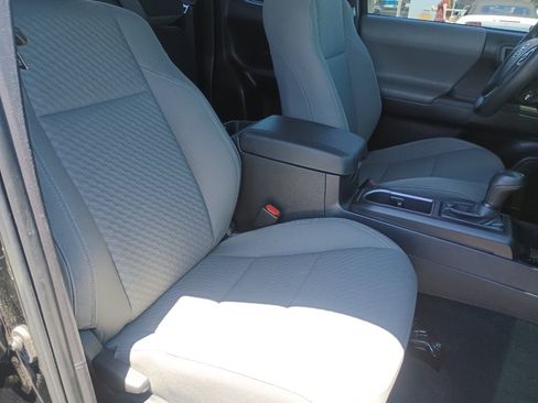 Used 2020 Toyota Tacoma SR w/ SX Package AWD/4WD image 28