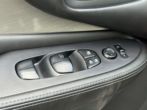 Used 2018 Nissan Murano S FWD image 14