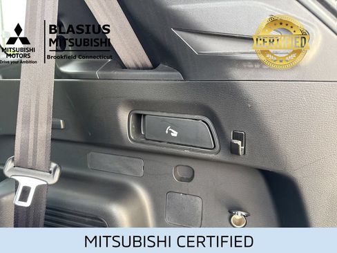 Used 2023 Mitsubishi Outlander 4WD Plug-In Hybrid image 12