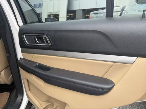 Used 2016 Ford Explorer XLT w/ Equipment Group 202A FWD image 14
