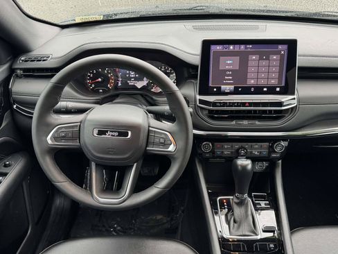 Used 2023 Jeep Compass Latitude w/ Convenience Group AWD/4WD image 12