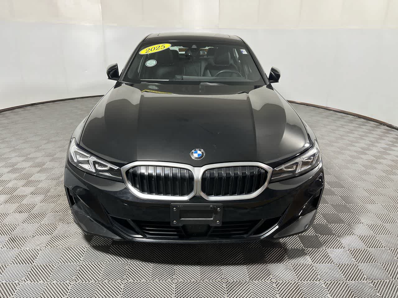 Used 2025 BMW 330i Sedan RWD image 3