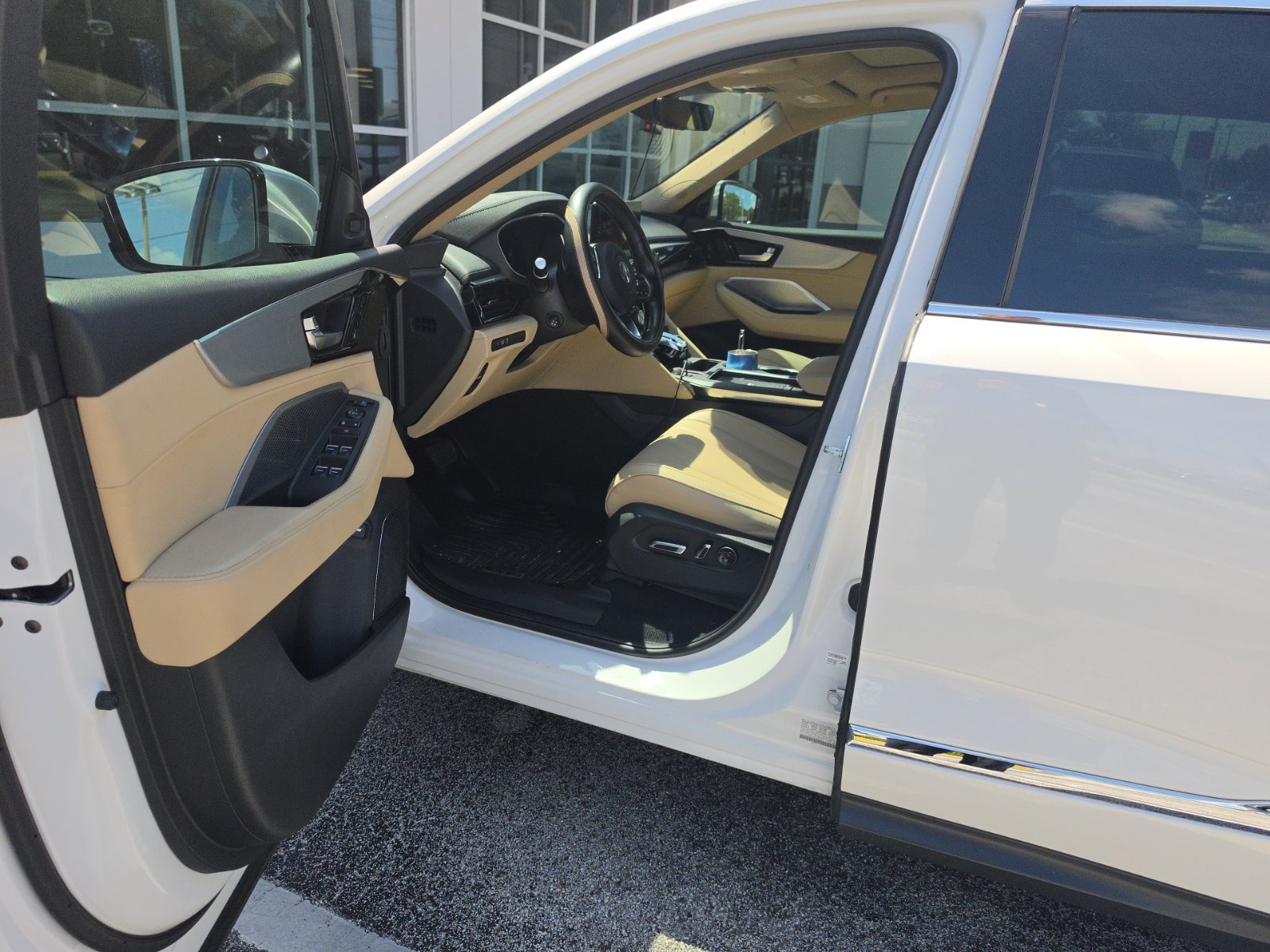 Used 2025 Acura MDX FWD image 11