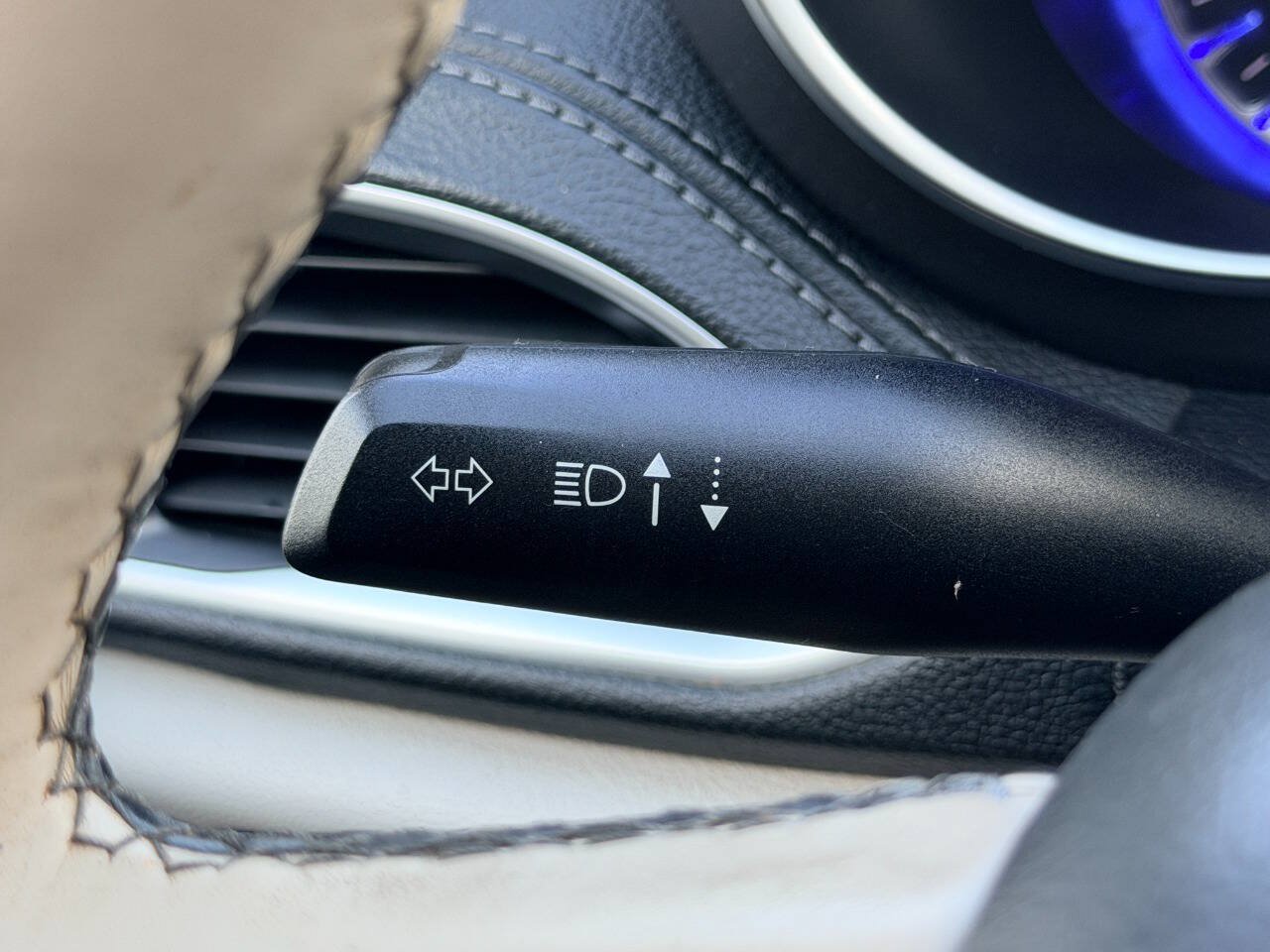 Used 2020 Chrysler Pacifica Limited FWD image 39