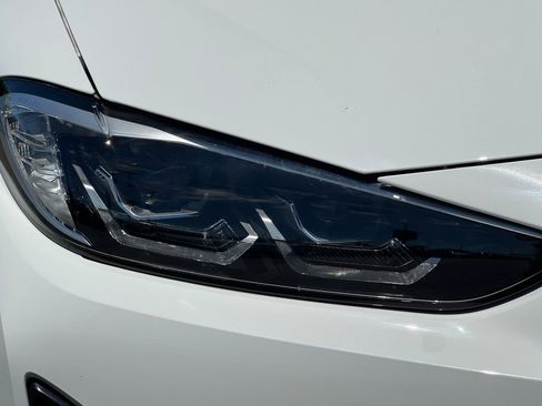 Used 2023 BMW i4 eDrive35 RWD image 11